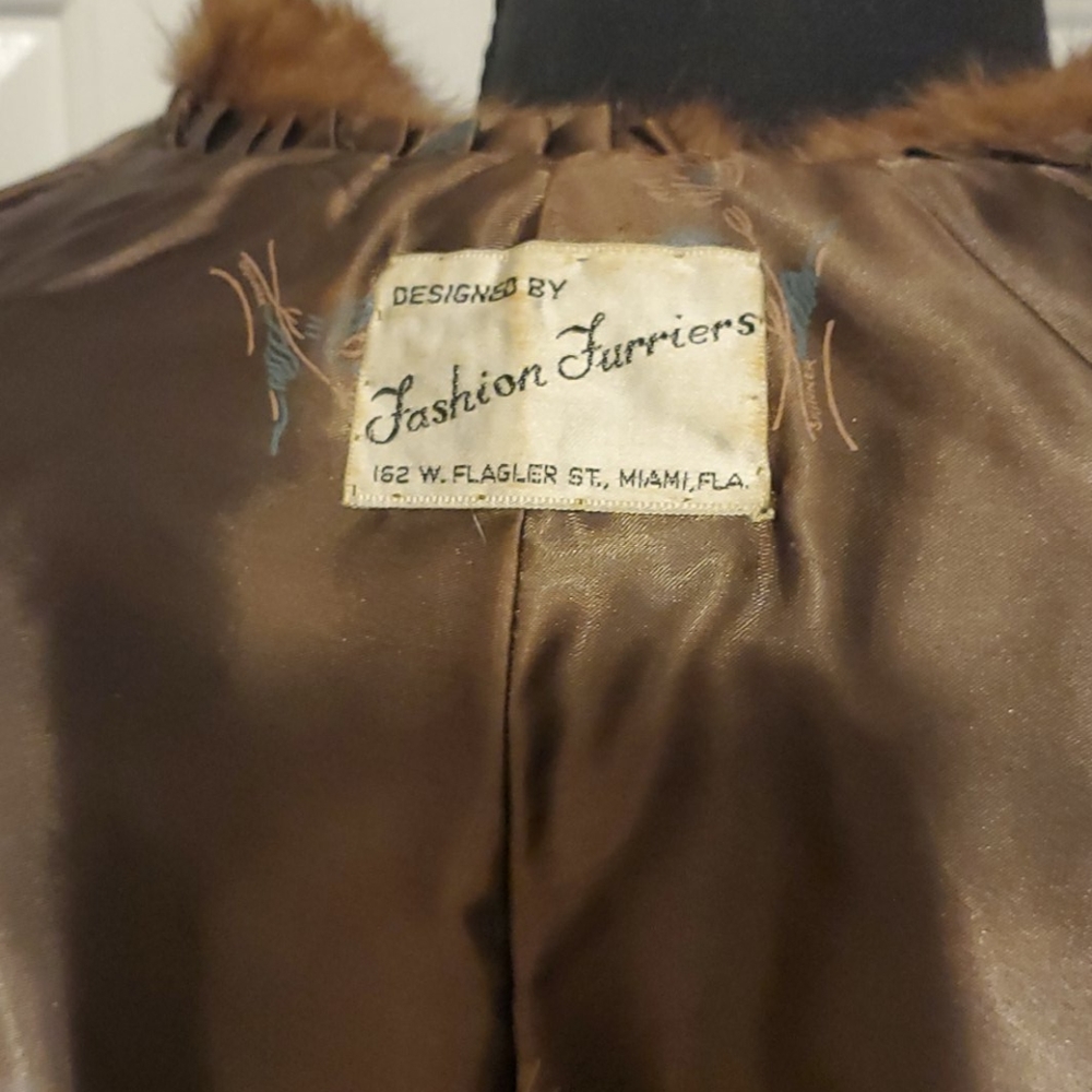 Mink fur stole/shaw - Picture 8 of 8